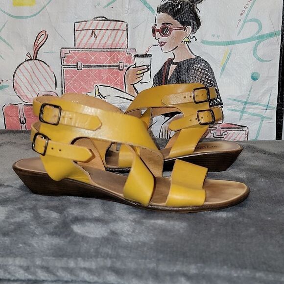 Seychelles Wide Strap Mini Wedge Heel Mustard Color Leather Ankle Sandals Size 6 - Picture 4 of 11